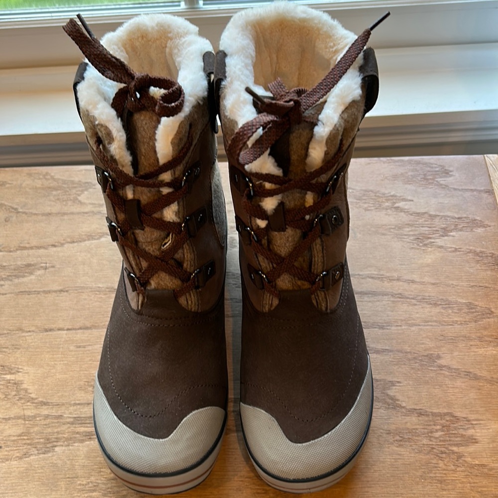 Keen brand new winter boots, never been worn.
